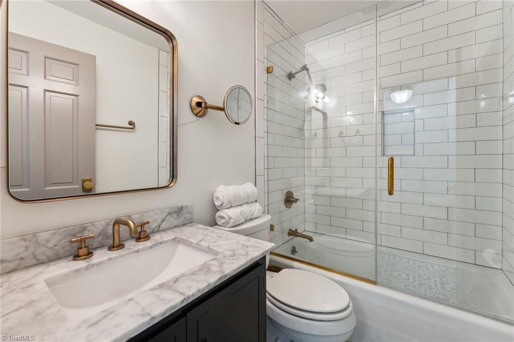 5302 Rockingham Road E