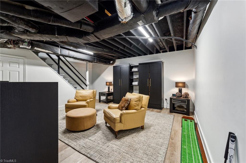 5302 Rockingham Road E