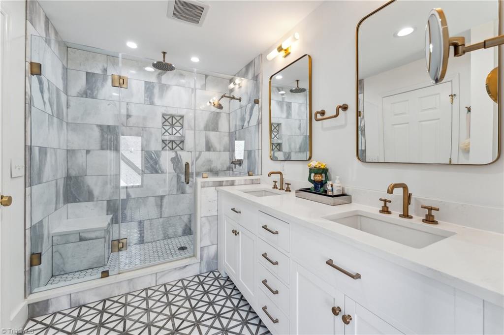 5302 Rockingham Road E