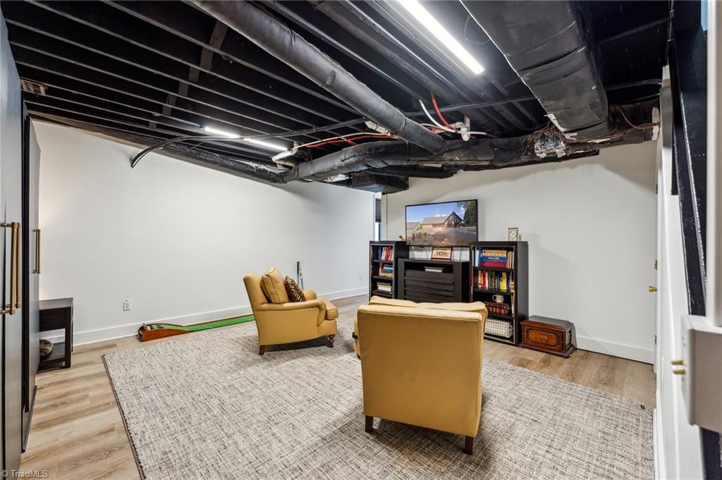 5302 Rockingham Road E