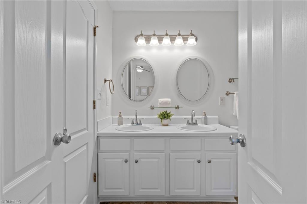 3937 Elizabeth Glen Way