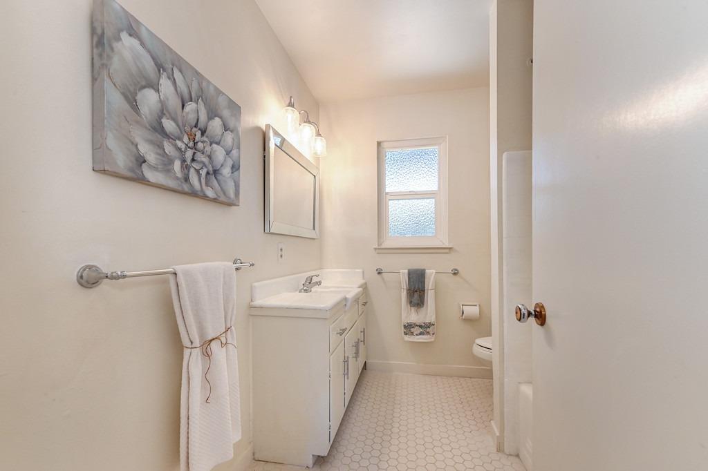 5304 Sampson Boulevard