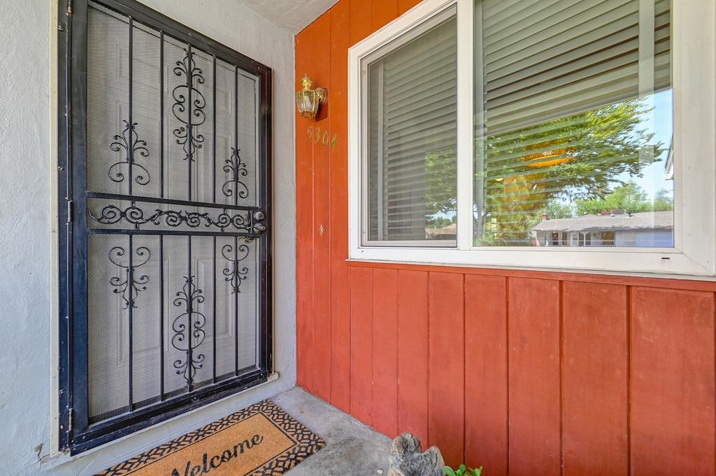 5304 Sampson Boulevard