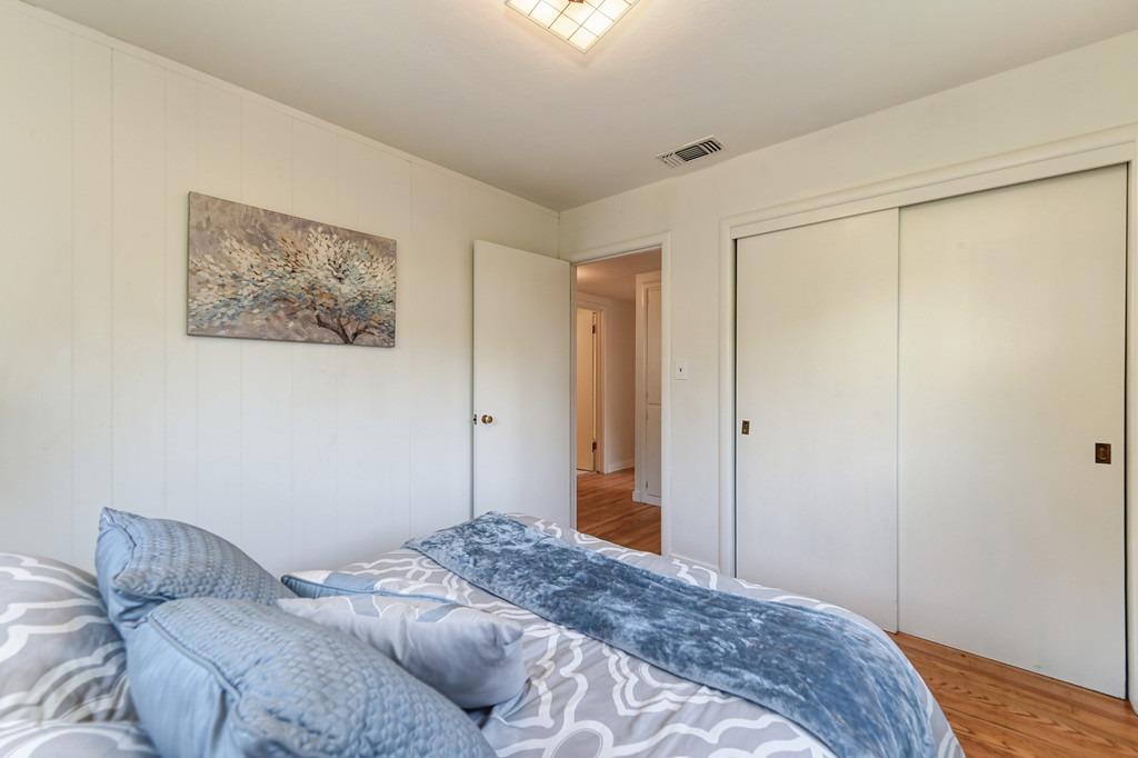 5304 Sampson Boulevard