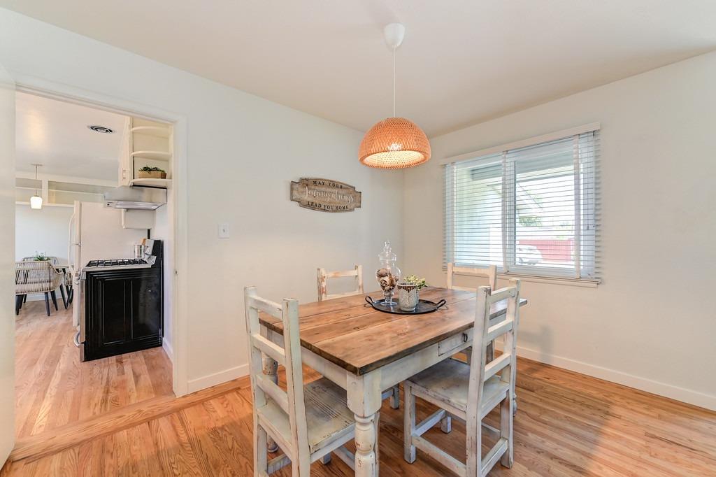 5304 Sampson Boulevard