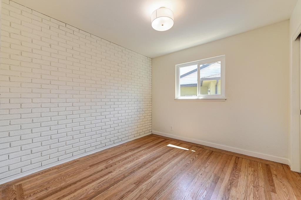 5304 Sampson Boulevard