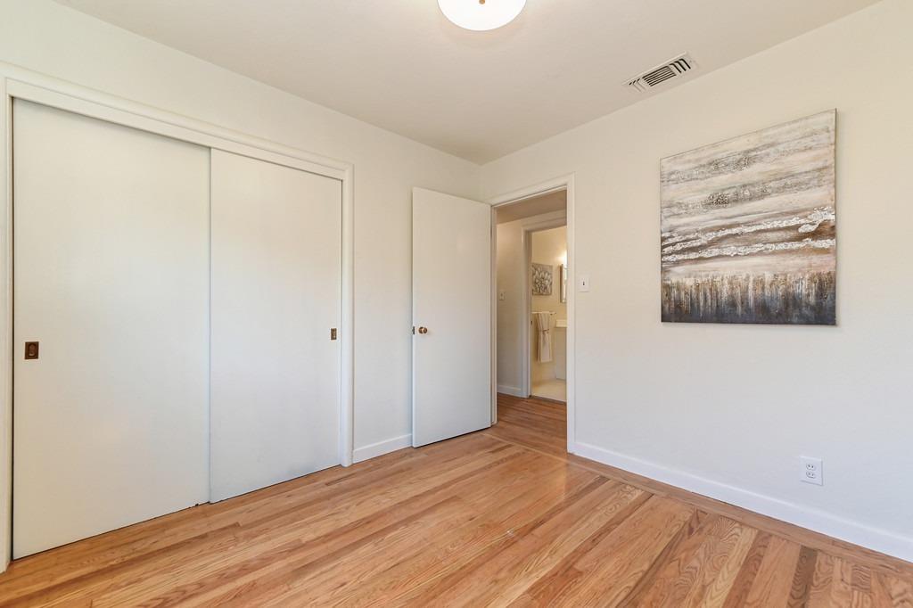 5304 Sampson Boulevard