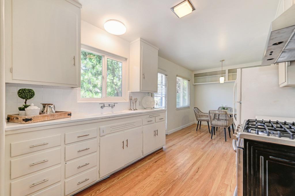 5304 Sampson Boulevard