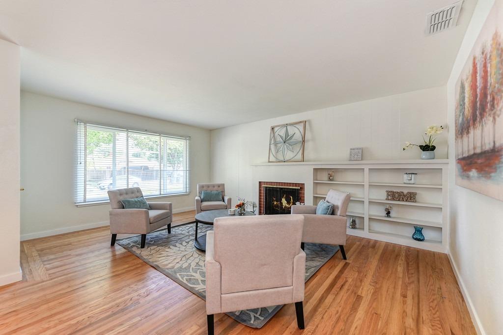 5304 Sampson Boulevard