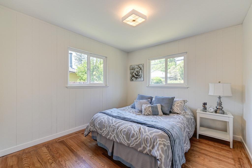 5304 Sampson Boulevard