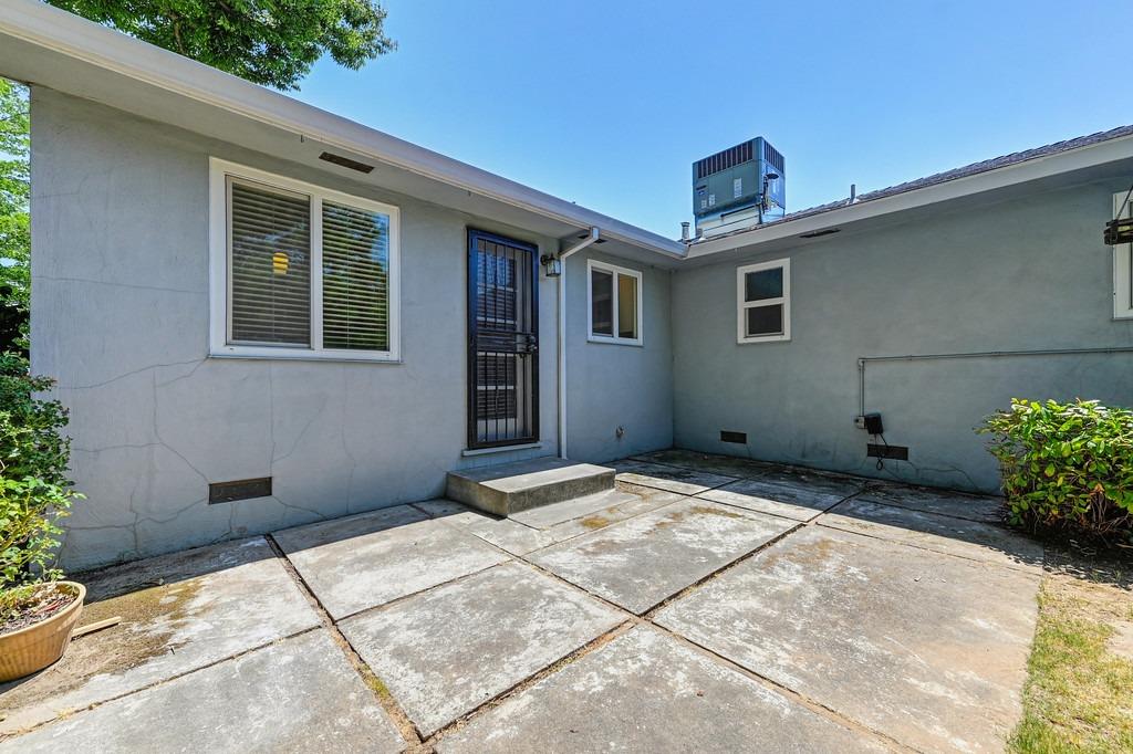 5304 Sampson Boulevard