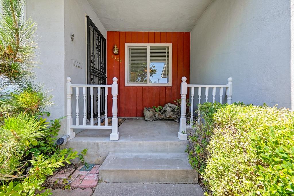 5304 Sampson Boulevard