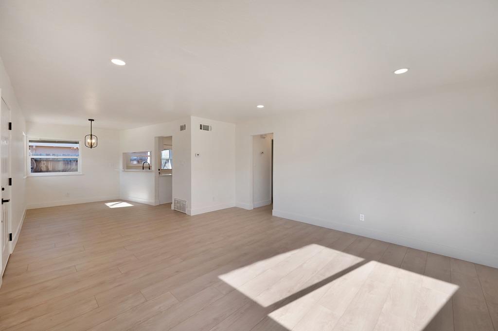 3341 Wellington Drive