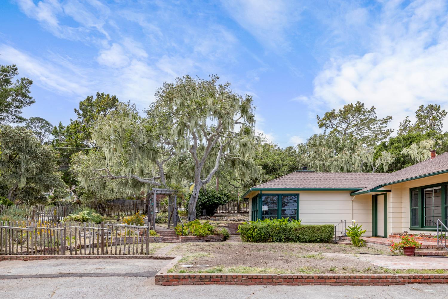 424 Herrmann Street