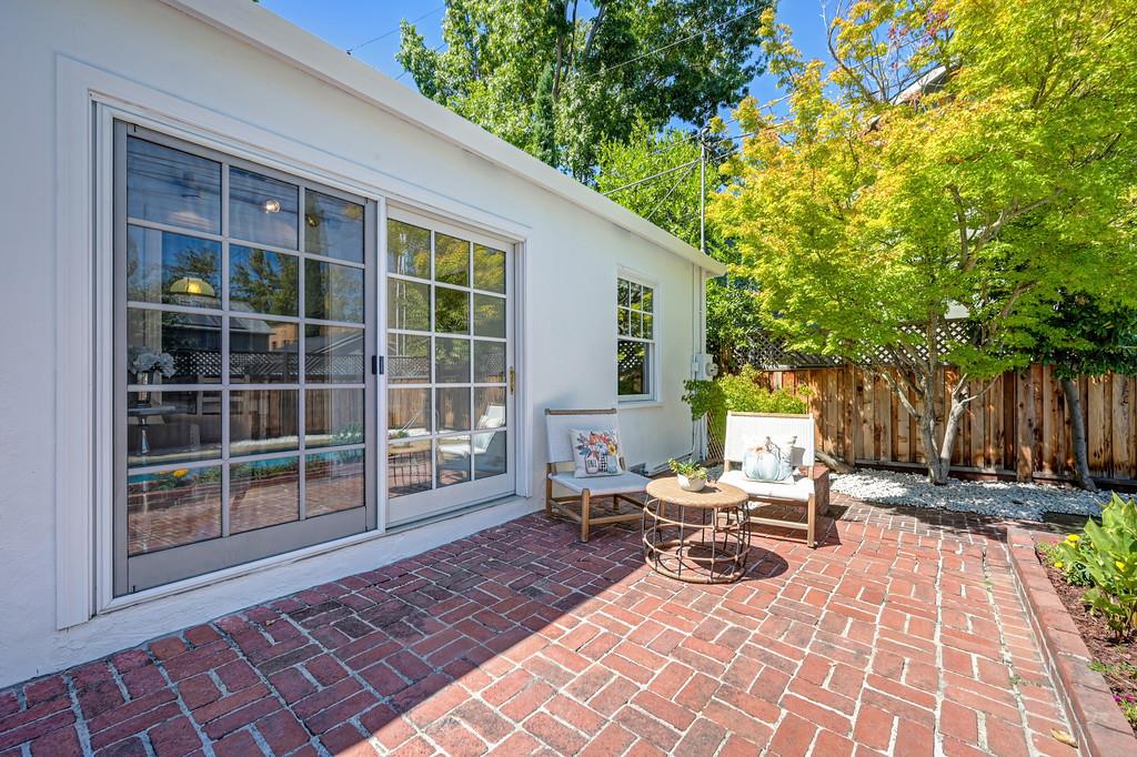 4329 I Street