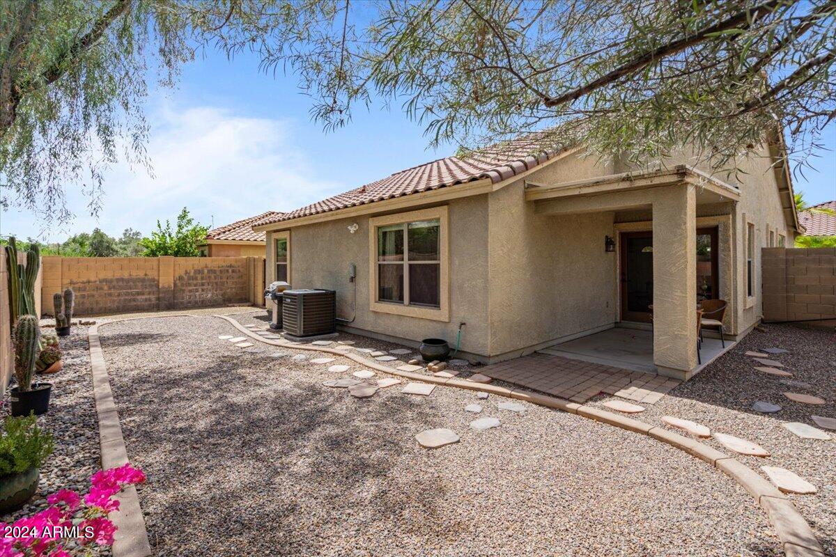 16928 W RIMROCK Street
