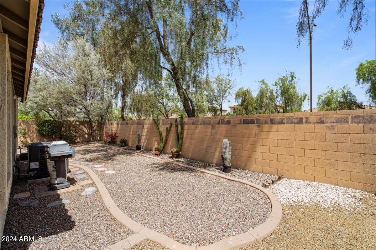 16928 W RIMROCK Street