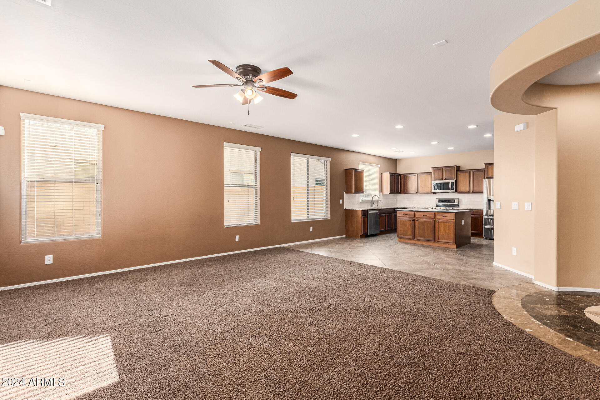 18121 W GOLDEN Lane