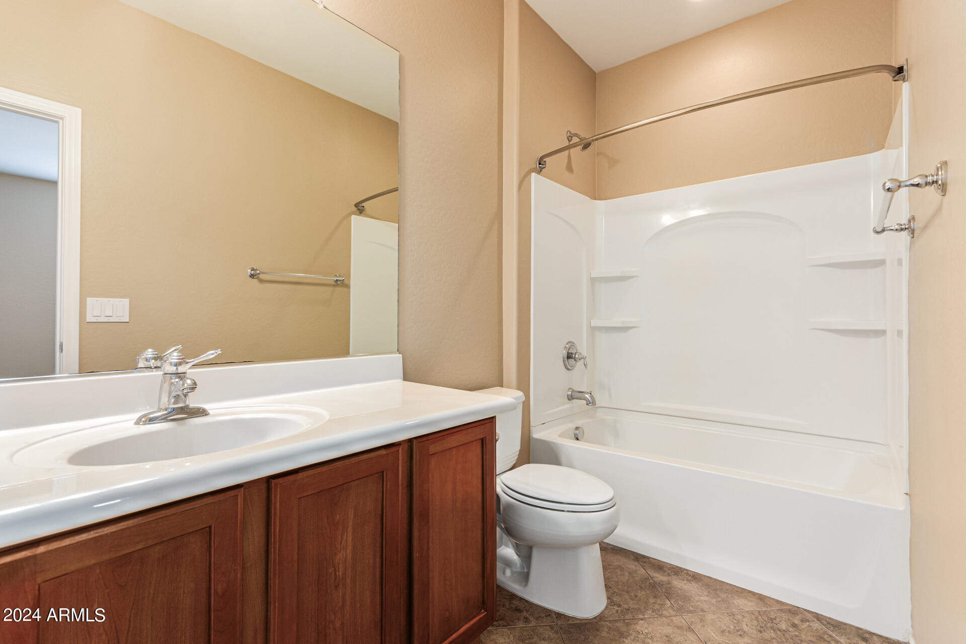 18121 W GOLDEN Lane