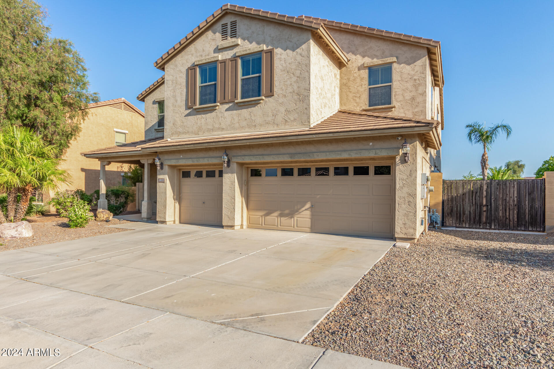 18121 W GOLDEN Lane