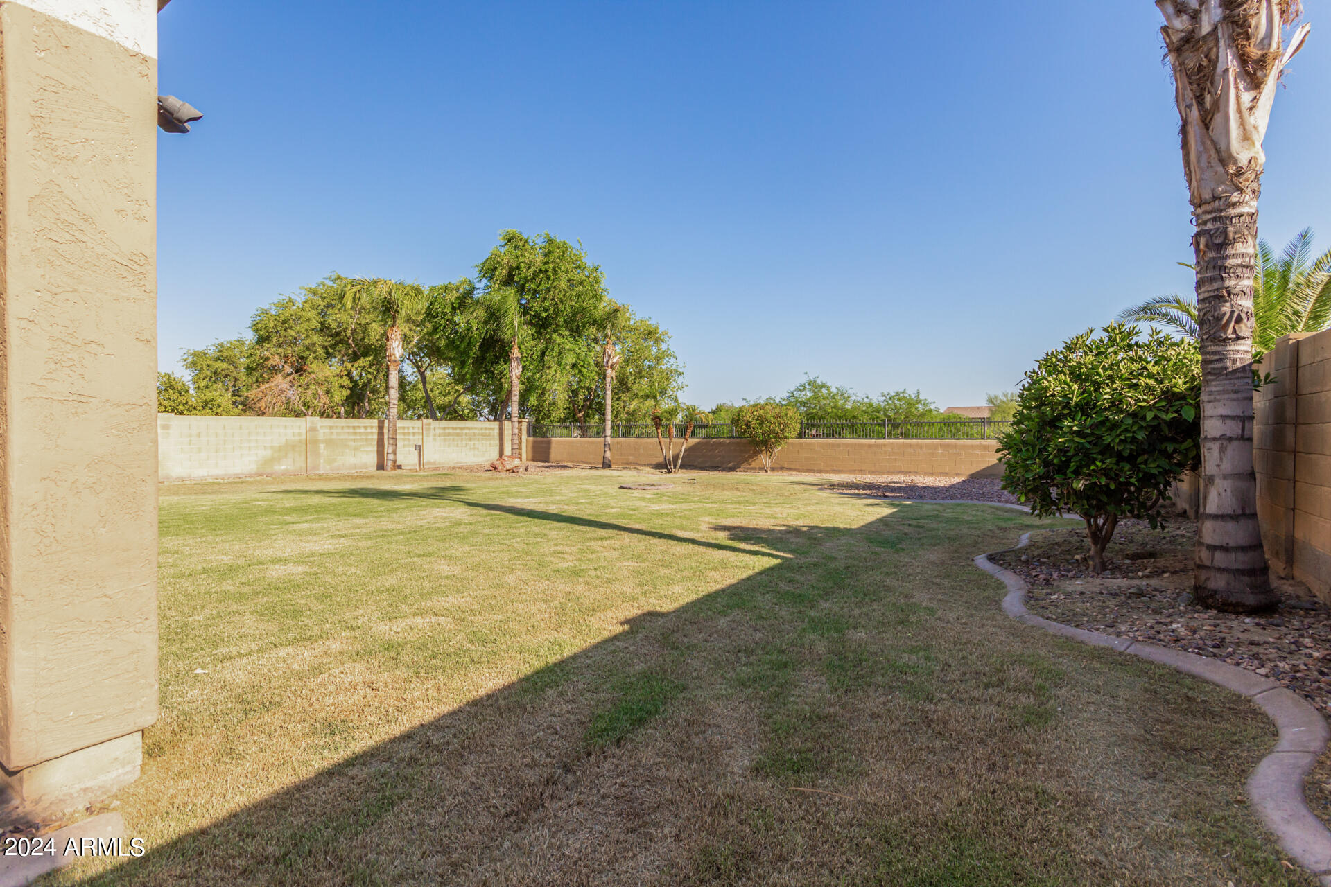 18121 W GOLDEN Lane