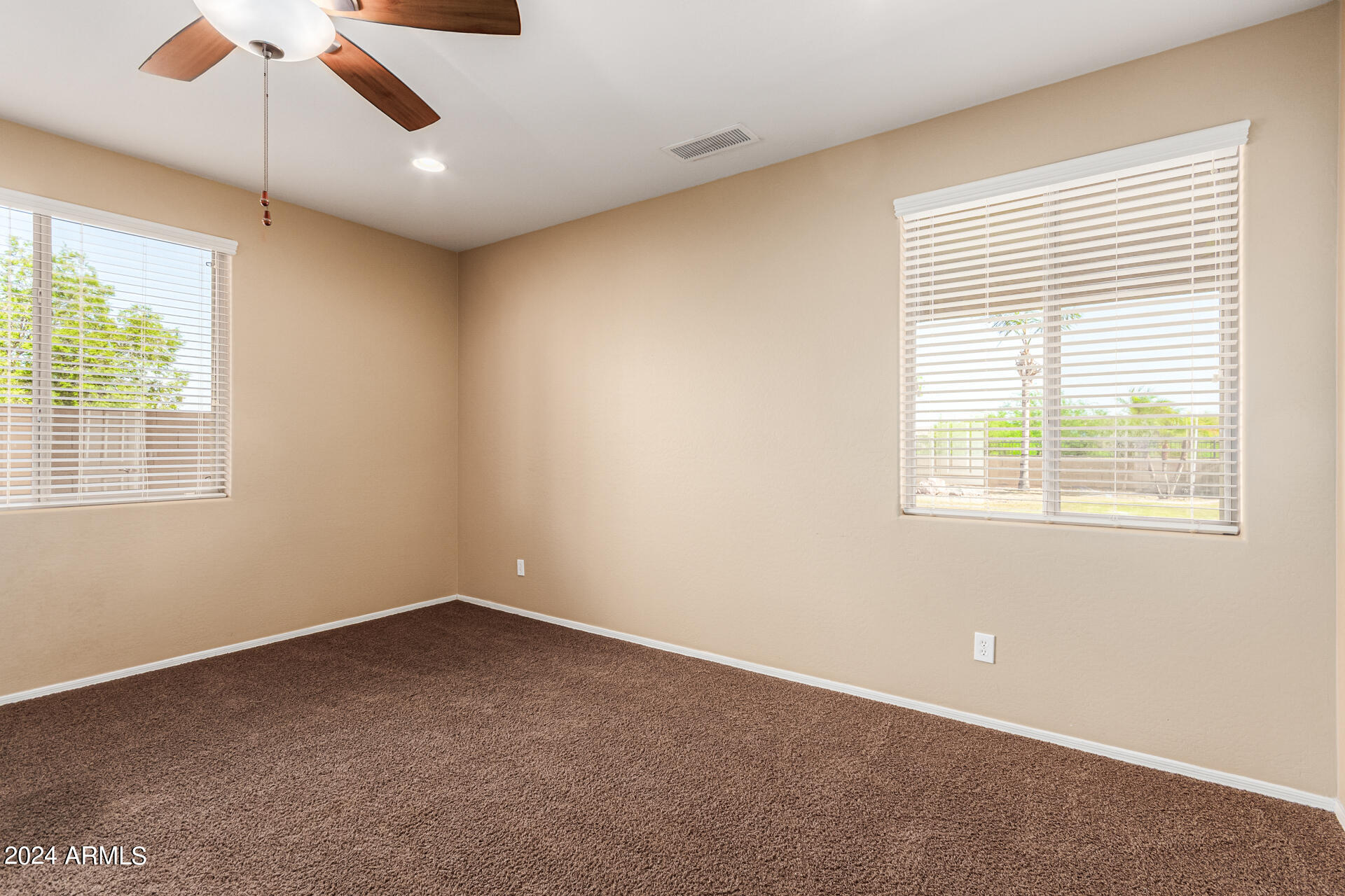 18121 W GOLDEN Lane