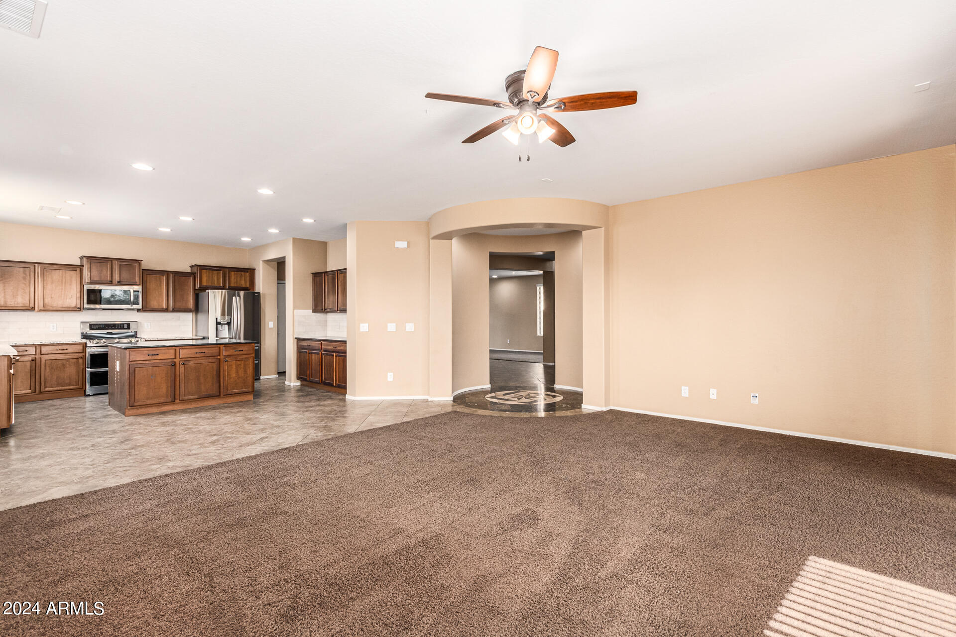 18121 W GOLDEN Lane