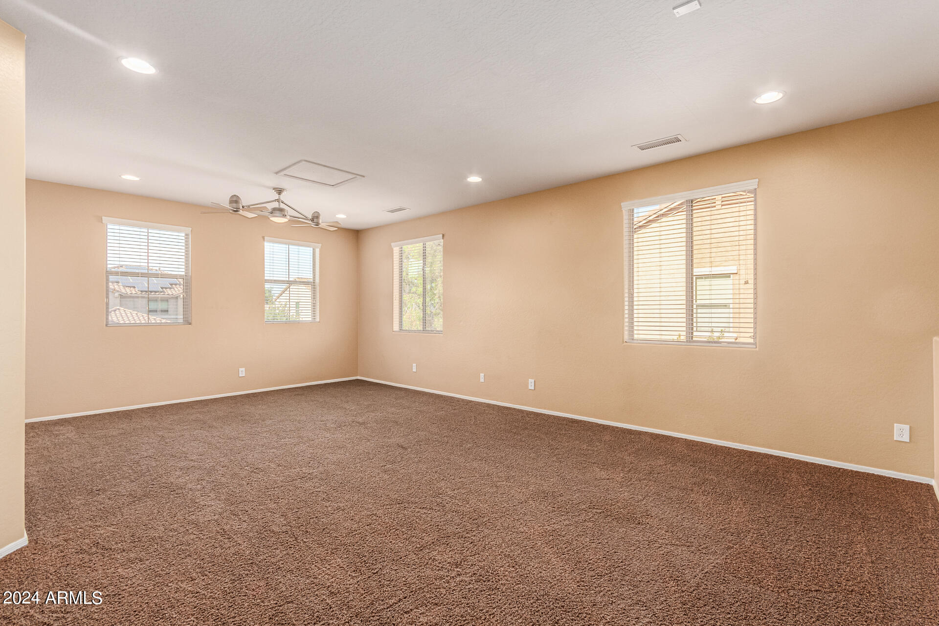 18121 W GOLDEN Lane