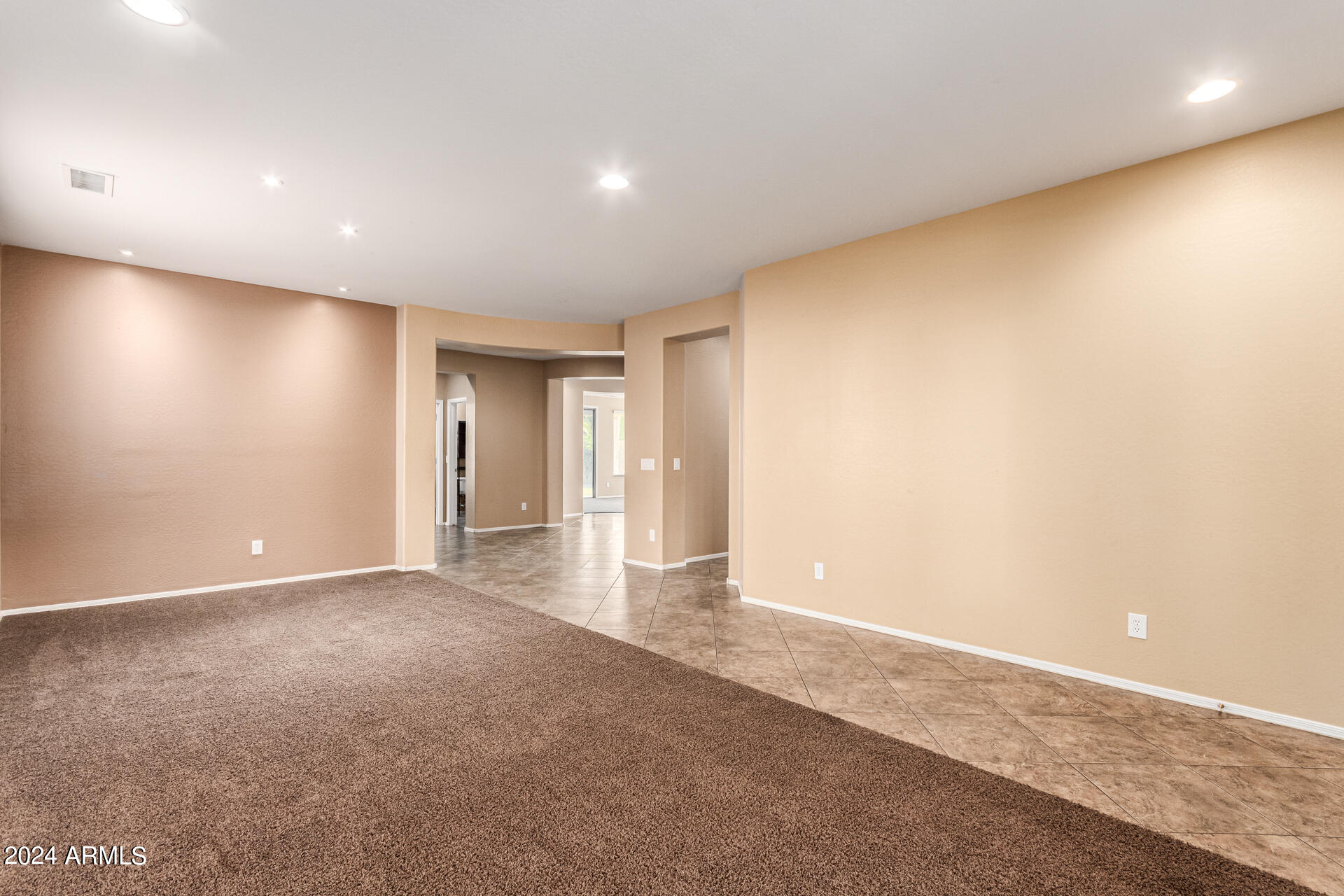 18121 W GOLDEN Lane