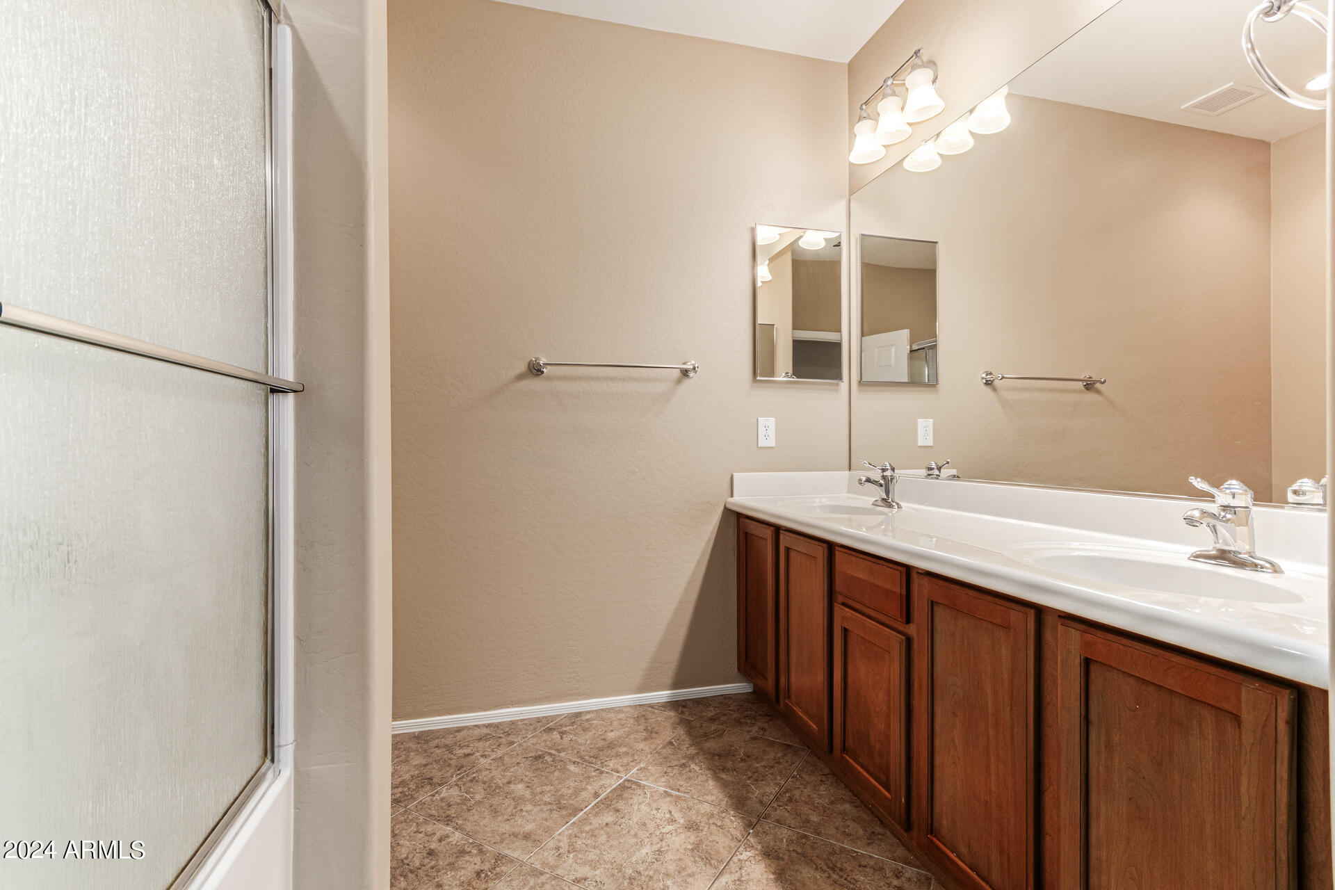 18121 W GOLDEN Lane