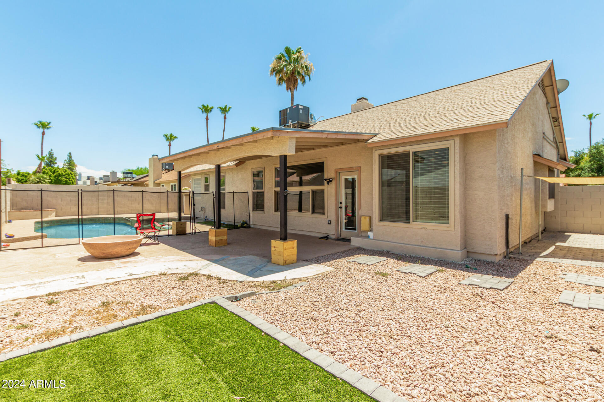 7802 W DREYFUS Drive