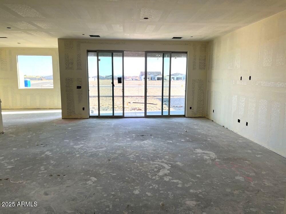 7631 W TETHER Trail