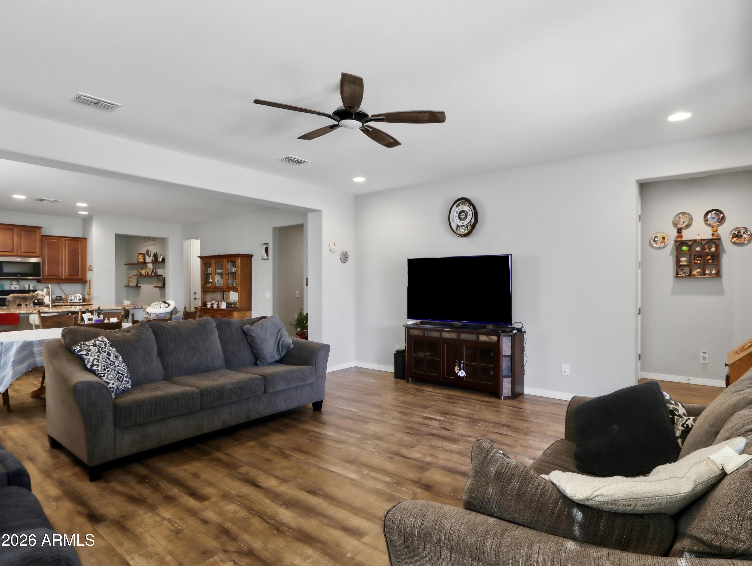 6421 W ROY ROGERS Road