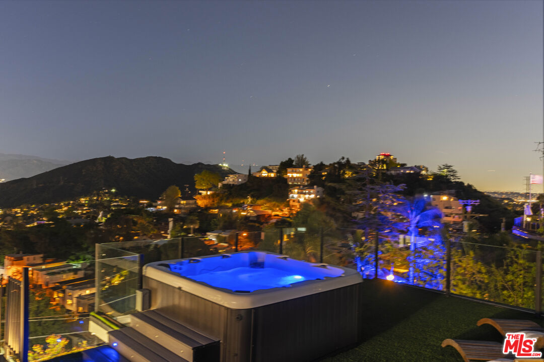 7308 Pacific View Dr