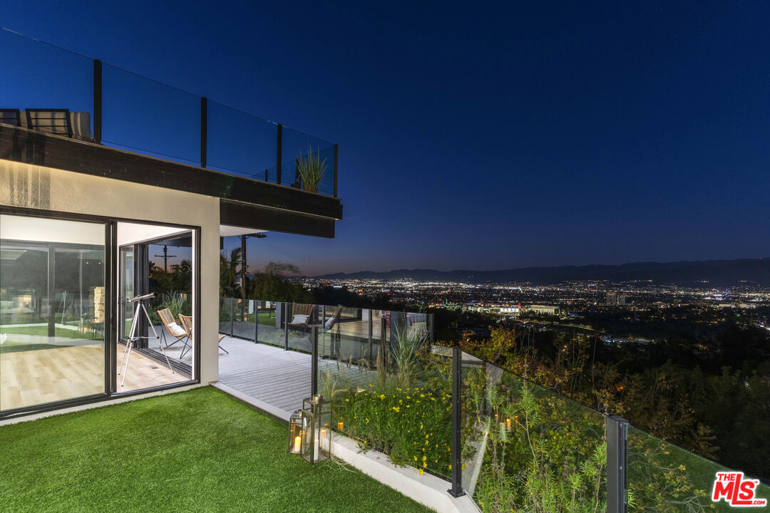 7308 Pacific View Dr
