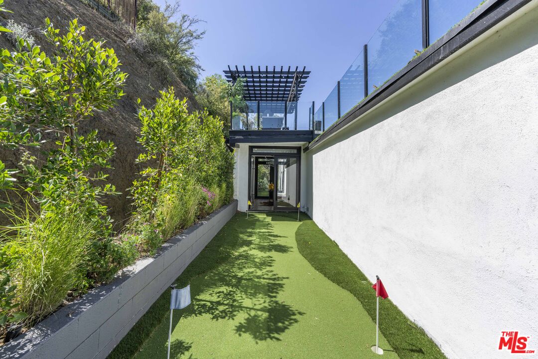 7308 Pacific View Dr