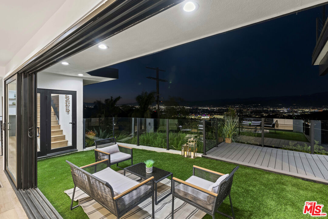 7308 Pacific View Dr