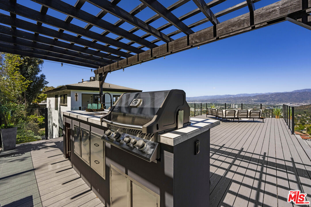 7308 Pacific View Dr