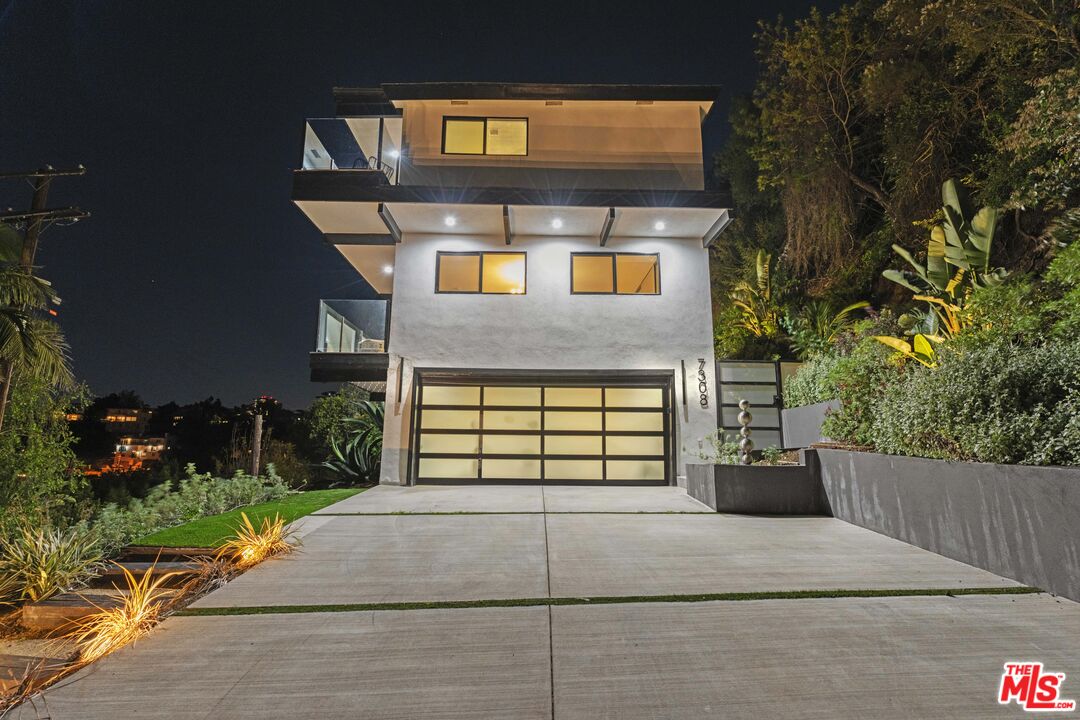 7308 Pacific View Dr