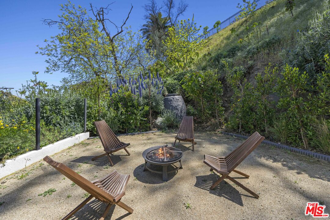 7308 Pacific View Dr
