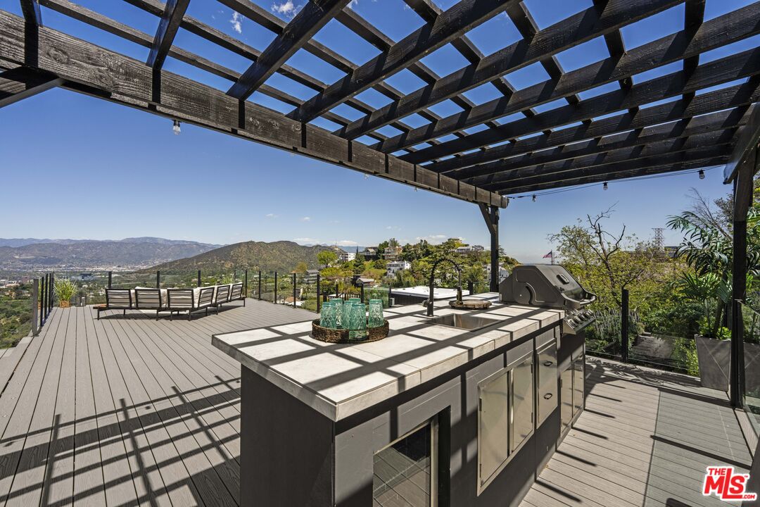 7308 Pacific View Dr