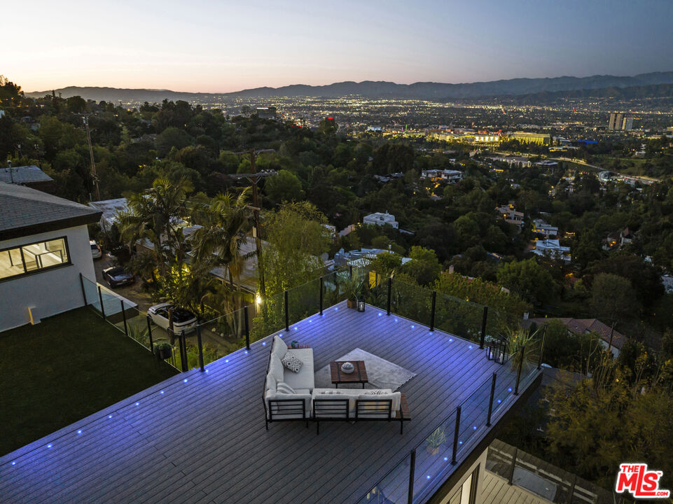 7308 Pacific View Dr