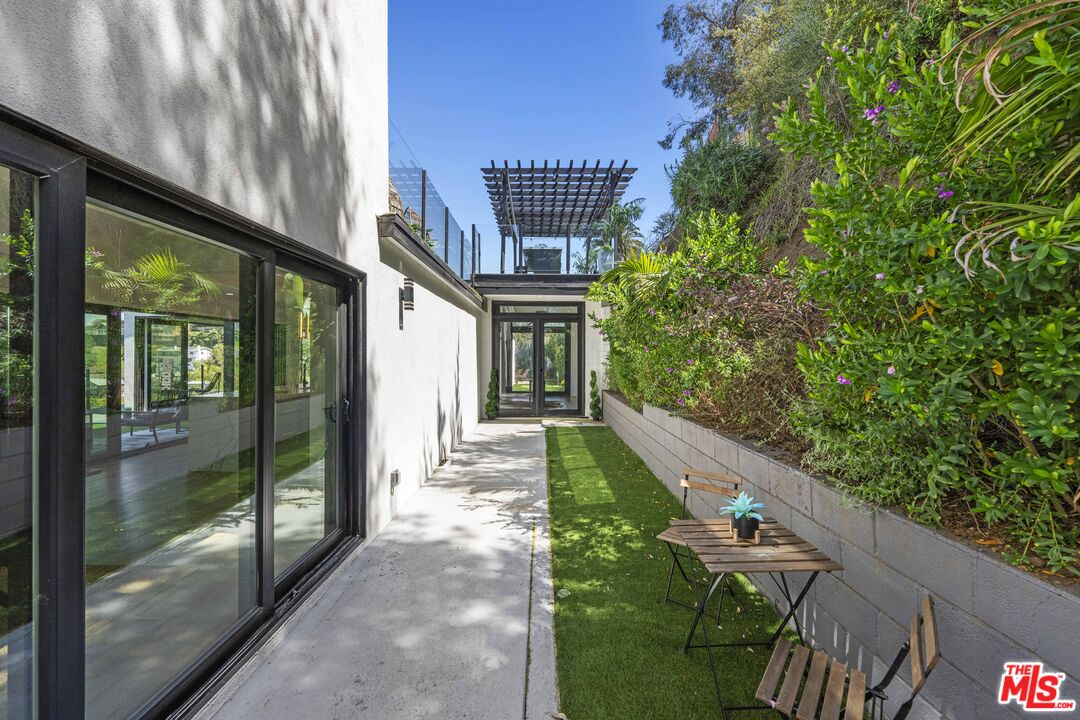 7308 Pacific View Dr