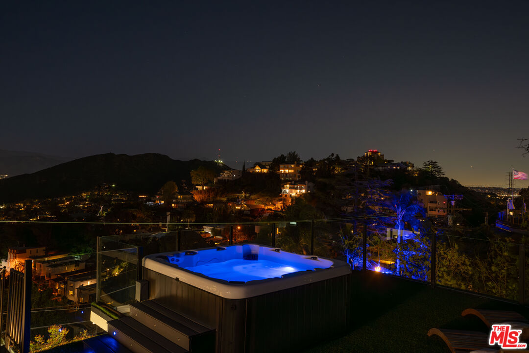 7308 Pacific View Dr