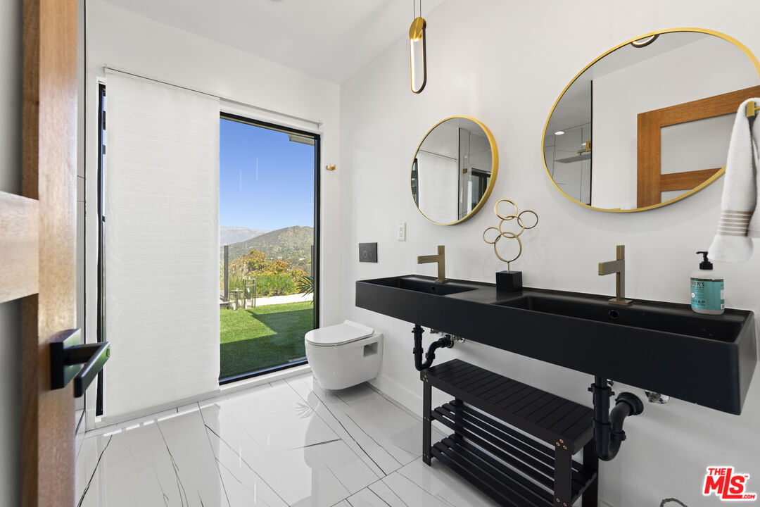 7308 Pacific View Dr