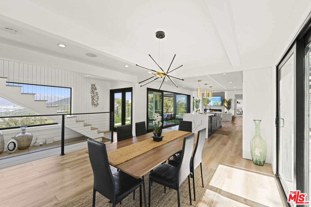 7308 Pacific View Dr