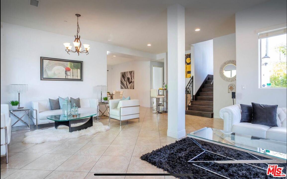 19246 Liam Ln