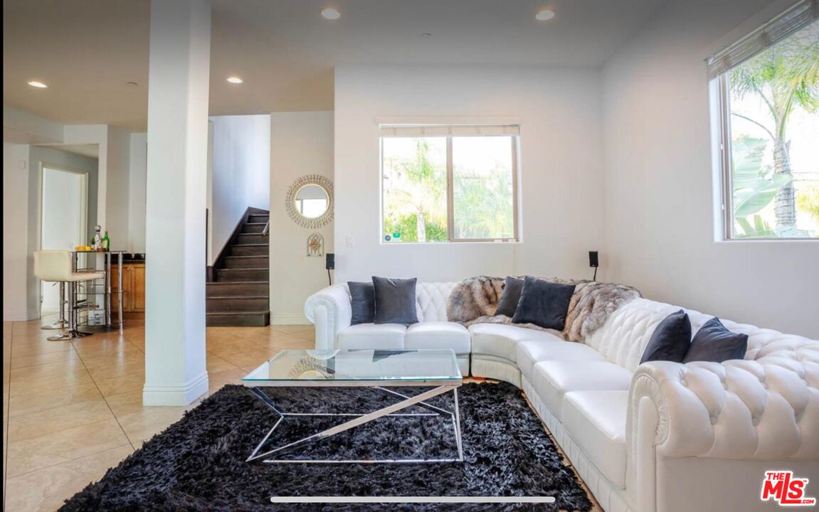 19246 Liam Ln