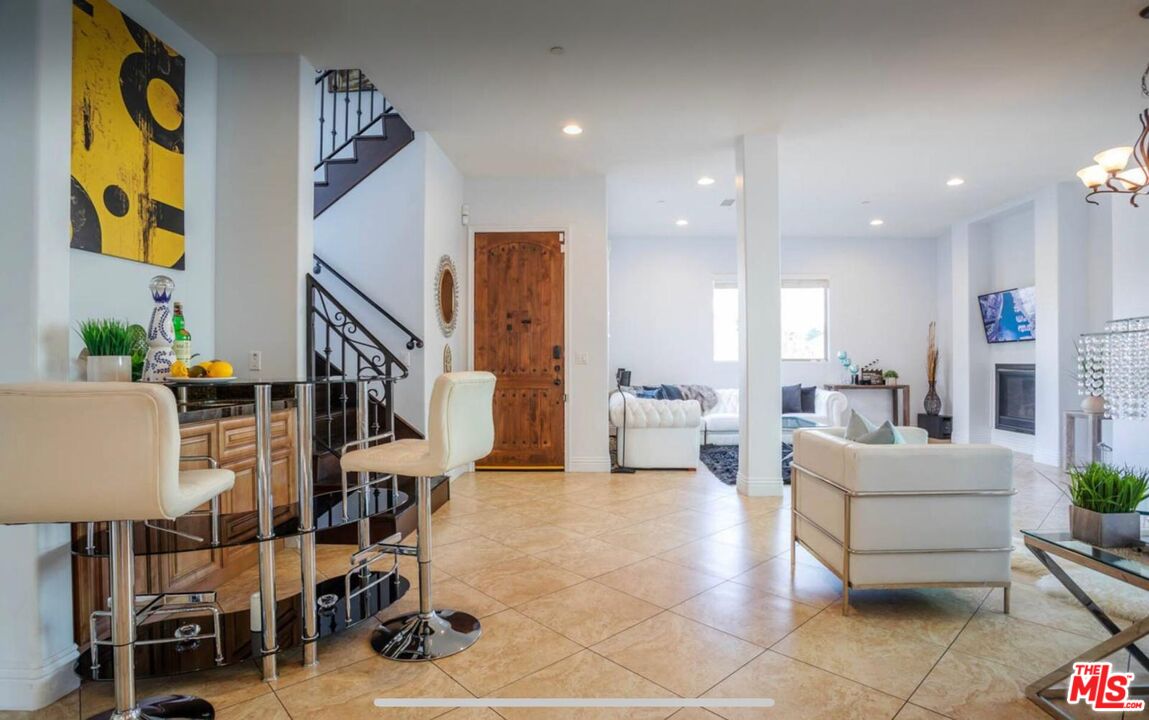 19246 Liam Ln