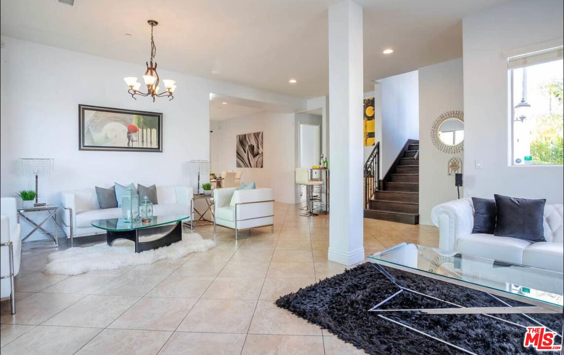 19246 Liam Ln